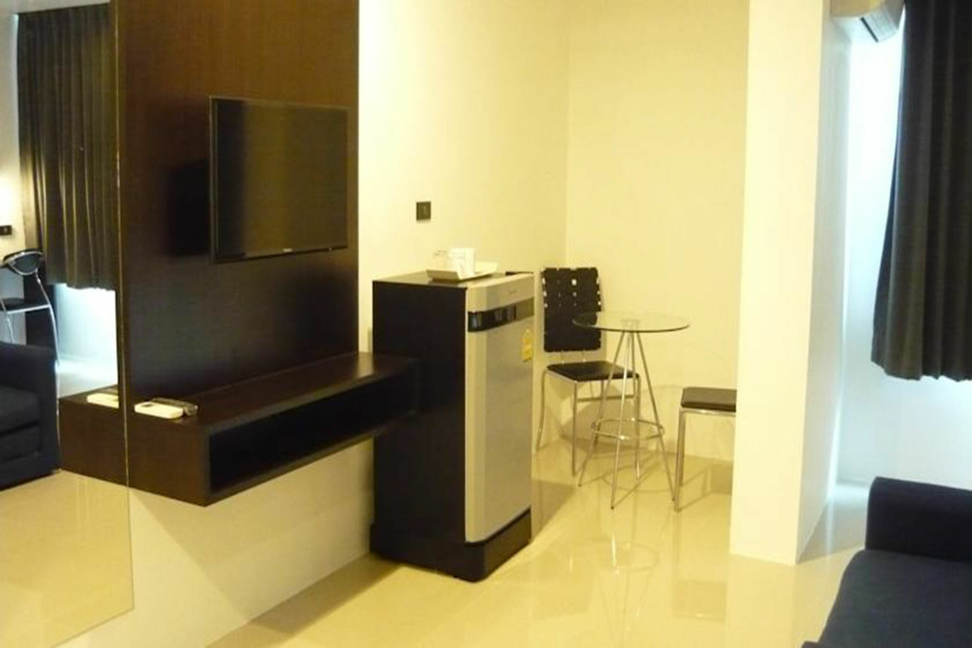 Izen Budget Hotel&Residence Rayong Buitenkant foto